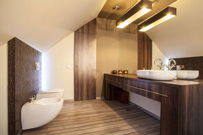 Modernes Badezimmer